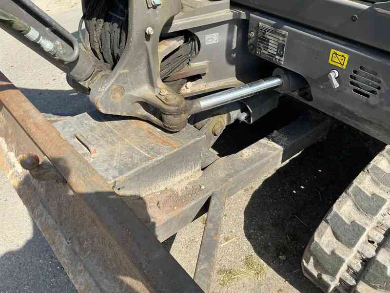 Rypadlo Volvo ECR35D - foto 5