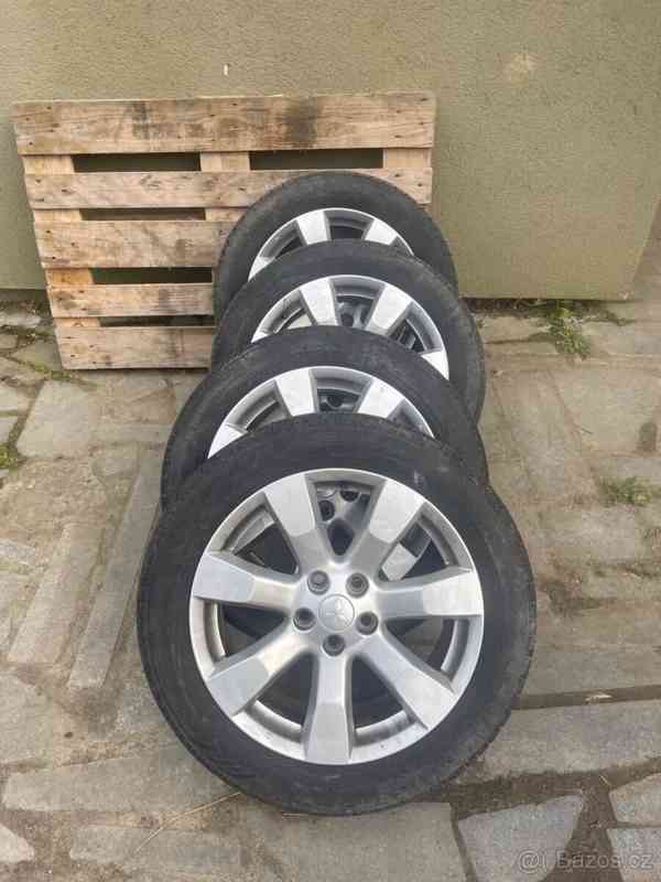 Mitsubishi Outlander 2,2   2012 130kw - foto 3