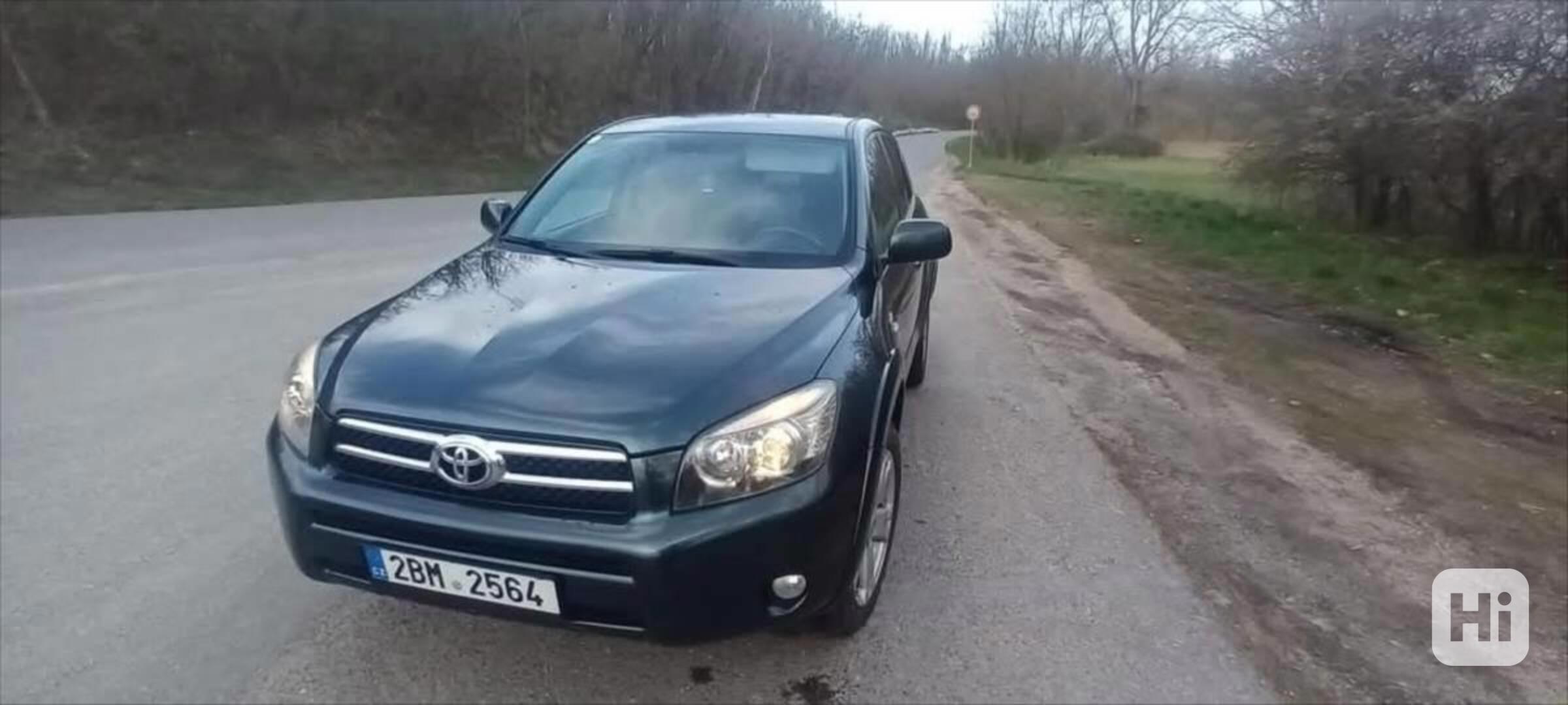 Toyota RAV4 2,2 - foto 1