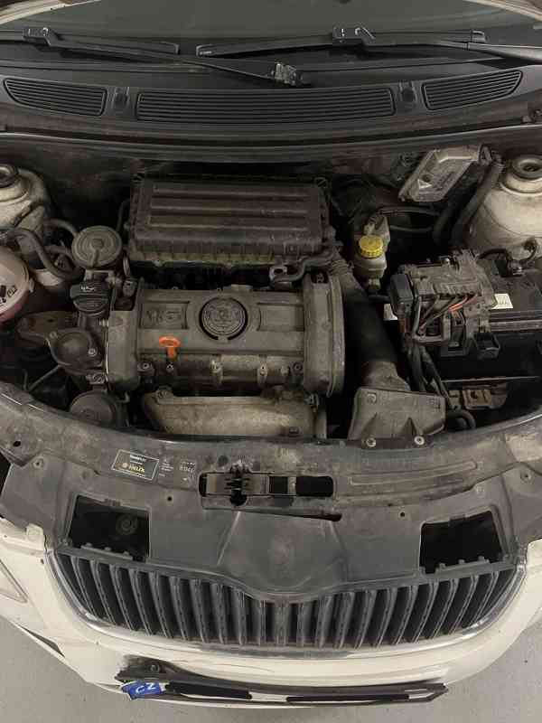 Fabia 2, STK 03/27, bouraná, pojízdná, 1.6 FSi, r.v. 2009 - foto 9