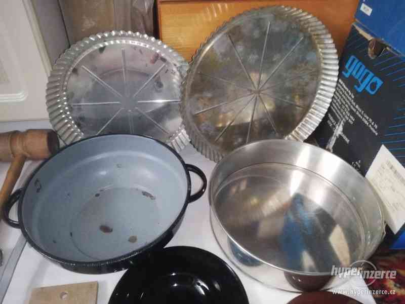 Velká sada nádobí na chalupu - do domácnosti 20 ks - foto 6