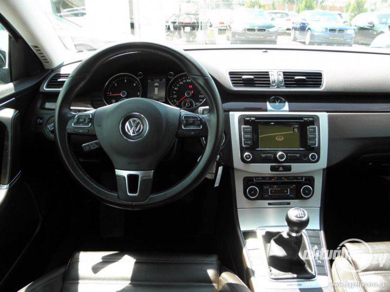 Volkswagen Passat 2.0, nafta, vyrobeno 2011, navigace, kůže - foto 6