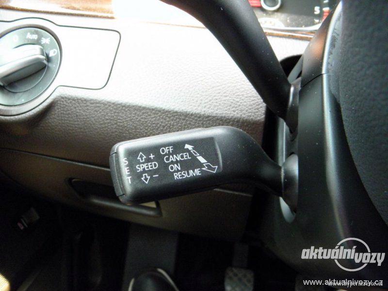 Volkswagen Passat 2.0, nafta, vyrobeno 2011, navigace, kůže - foto 13