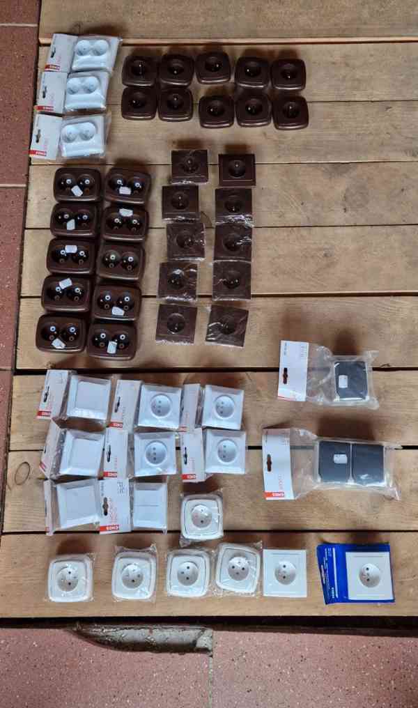 Zásuvky vypínače  - foto 2