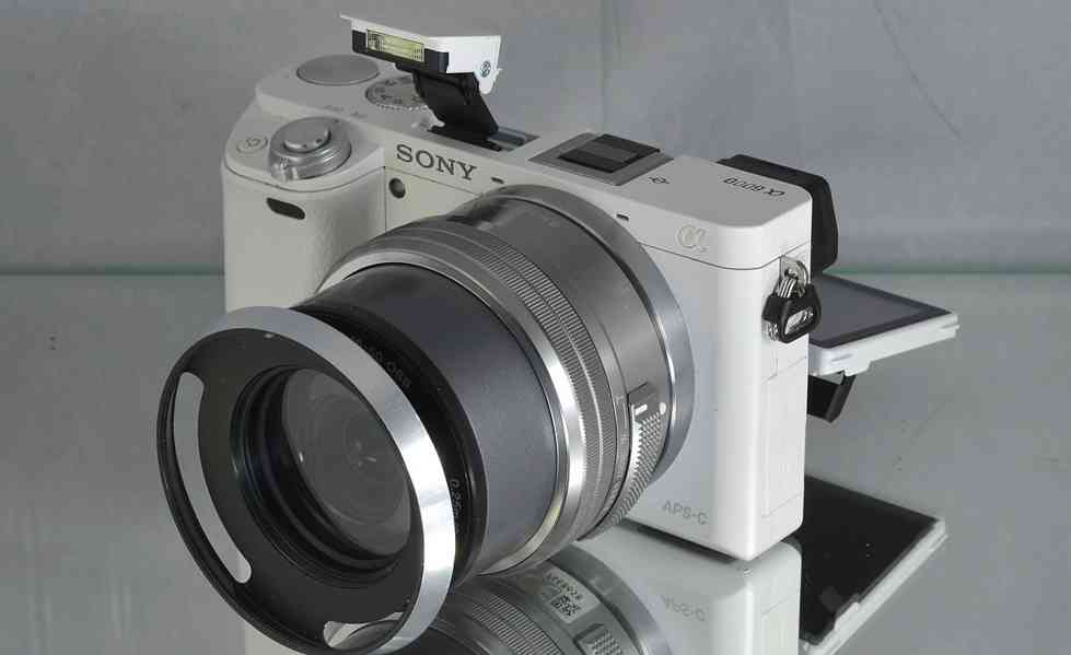 Sony A6000+16-50 mm *Full HDV*WIFI* 15500 Exp - foto 9