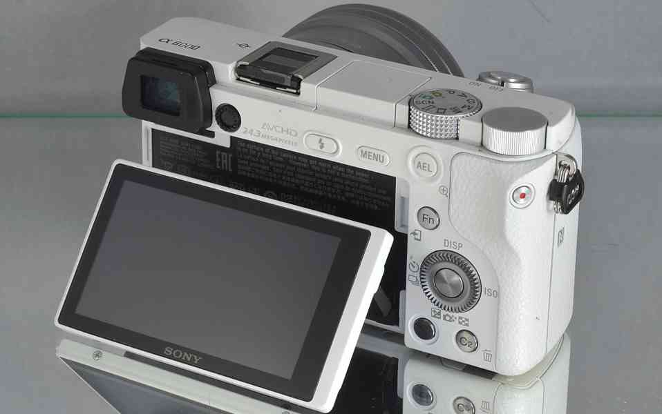 Sony A6000+16-50 mm *Full HDV*WIFI* 15500 Exp - foto 7