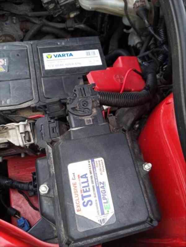 Suzuki SX4 1,6   rok 2013 Lpg 4x4 - foto 18