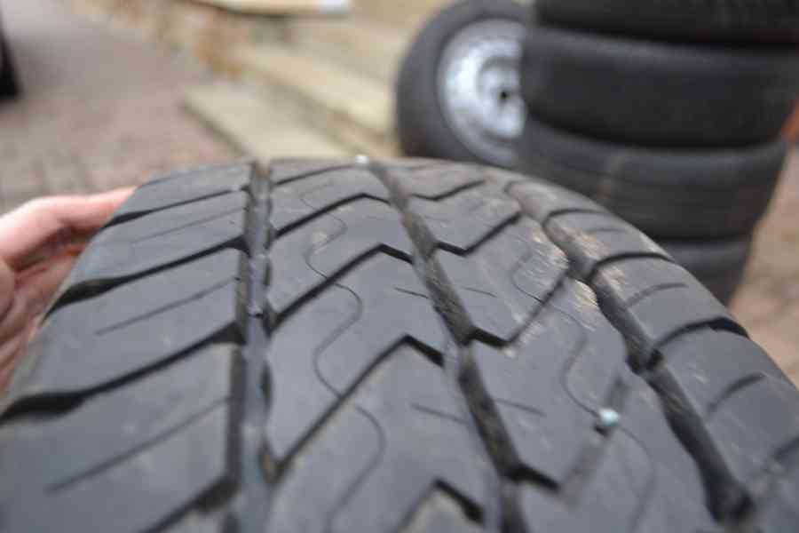 VW T5,T6(6.1) - skoro NOVÉ letní kola 215/60R17C GOODYEAR - foto 12