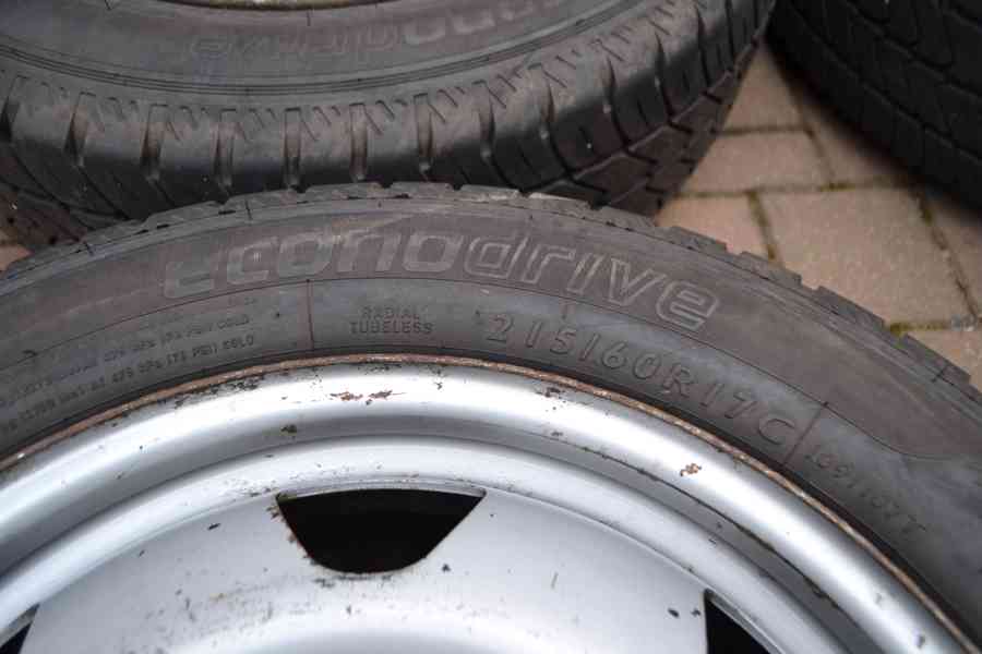 VW T5,T6(6.1) - skoro NOVÉ letní kola 215/60R17C GOODYEAR - foto 4