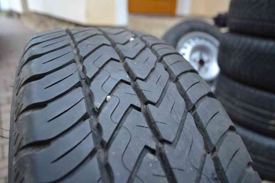 VW T5,T6(6.1) - skoro NOVÉ letní kola 215/60R17C GOODYEAR - foto 15