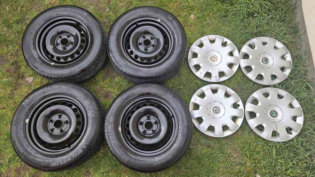 Škoda Octavia letní kola pneumatiky Michelin 195/65R15 disky - foto 1