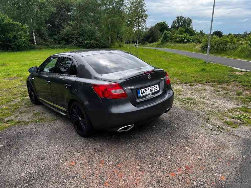 Suzuki Kizashi - foto 3