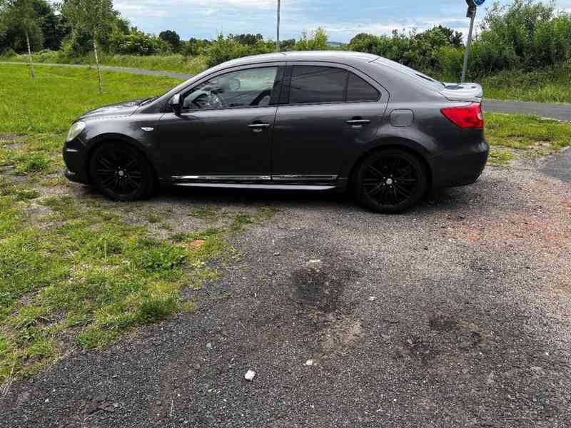 Suzuki Kizashi - foto 15