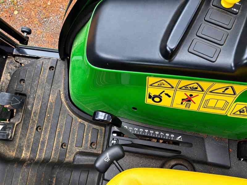 John Deere 3036E (Možnost leasingu) - foto 8