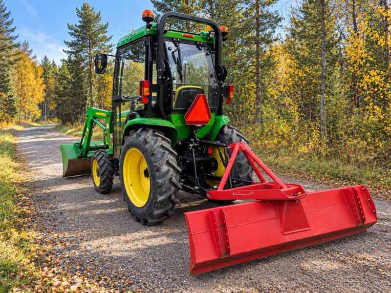 John Deere 3036E (Možnost leasingu) - foto 3