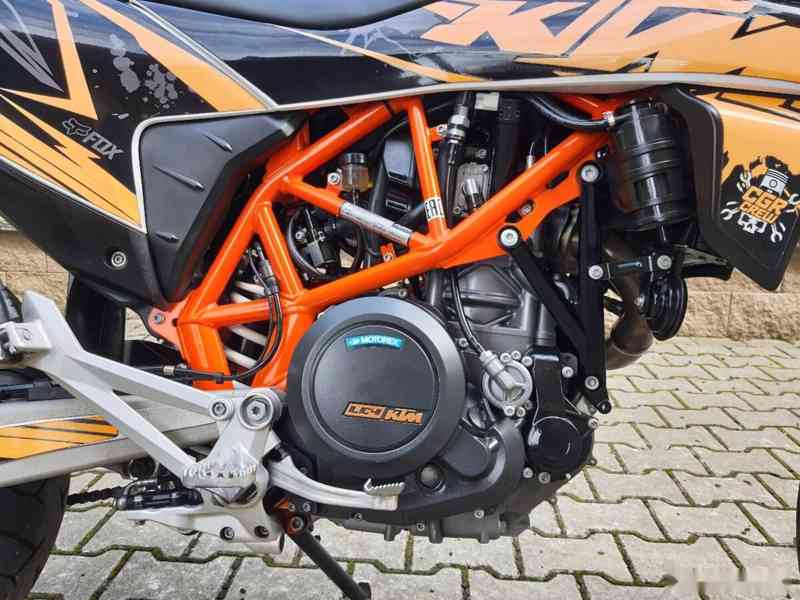 KTM 690 SMC-R - SUPER STAV 175.000,- Kč - foto 15