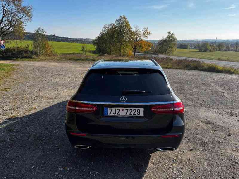 Mercedes-Benz Třídy E 2,0   E 220D AMG W213(S213) - foto 12