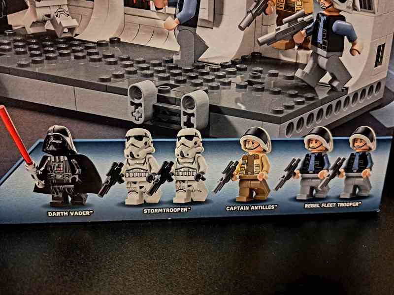 LEGO Star Wars 75387 - Nástup na palubu Tantive IV - foto 4