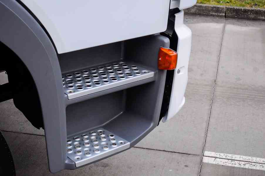 MERCEDES ATEGO 1524 HÁKOVÝ NOSIČ KONTEJNERŮ + HYDR. RUKA - foto 8