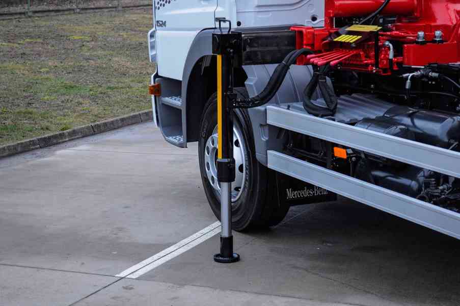MERCEDES ATEGO 1524 HÁKOVÝ NOSIČ KONTEJNERŮ + HYDR. RUKA - foto 90