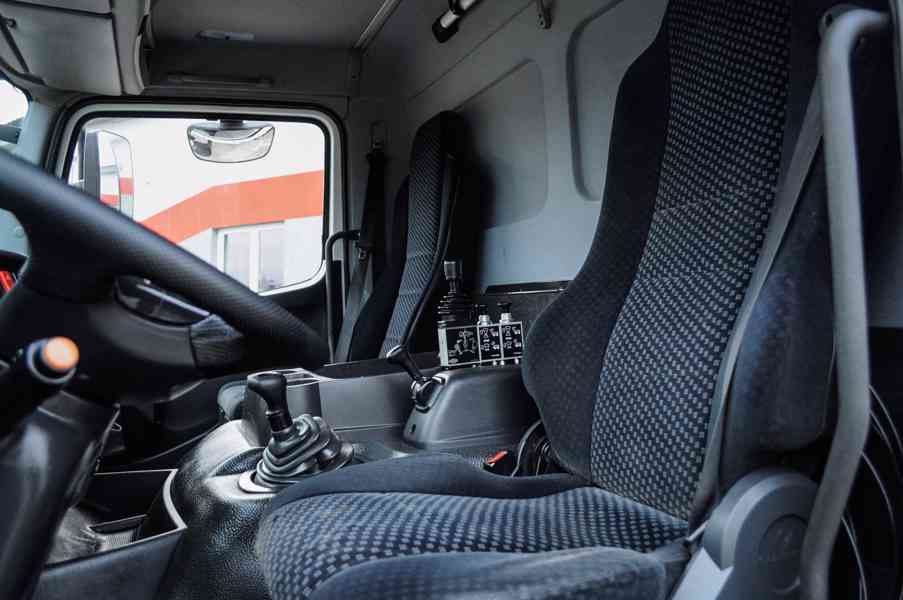 MERCEDES ATEGO 1524 HÁKOVÝ NOSIČ KONTEJNERŮ + HYDR. RUKA - foto 44