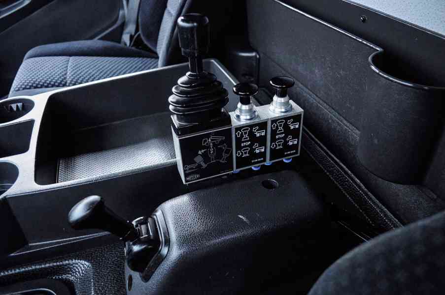 MERCEDES ATEGO 1524 HÁKOVÝ NOSIČ KONTEJNERŮ + HYDR. RUKA - foto 52