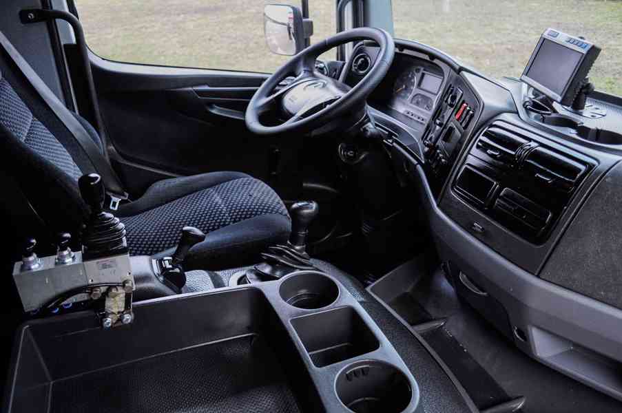 MERCEDES ATEGO 1524 HÁKOVÝ NOSIČ KONTEJNERŮ + HYDR. RUKA - foto 41