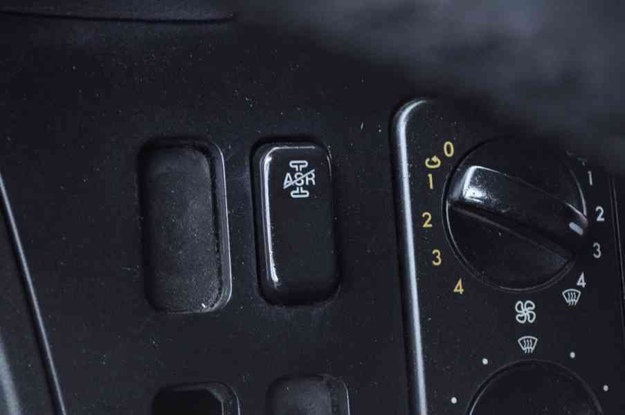 MERCEDES ATEGO 1524 HÁKOVÝ NOSIČ KONTEJNERŮ + HYDR. RUKA - foto 50