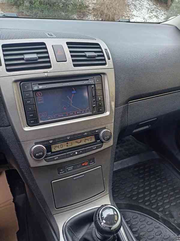 Toyota Avensis 2,0   D-4D 93 kw - foto 7