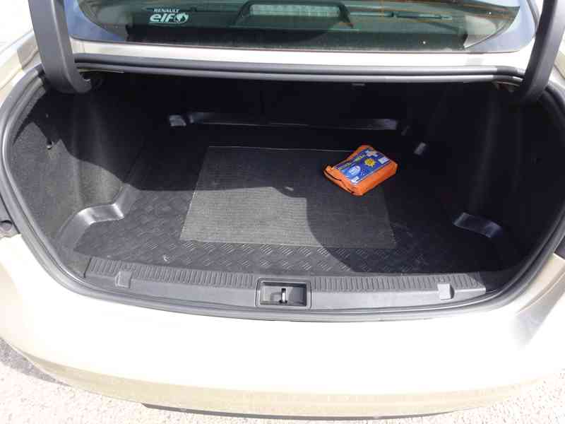 Renault Fluence 1.6i r.v.2010 (1.Majitel) DĚDICTVÍ - foto 16