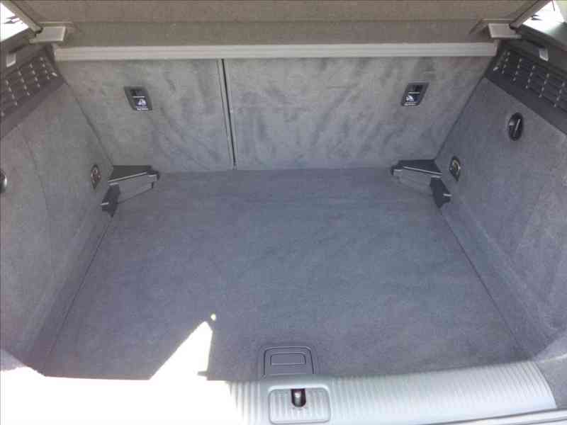 Audi A3 2,0 TDI 110KW, DIGI AC, 1.MAJ - foto 8
