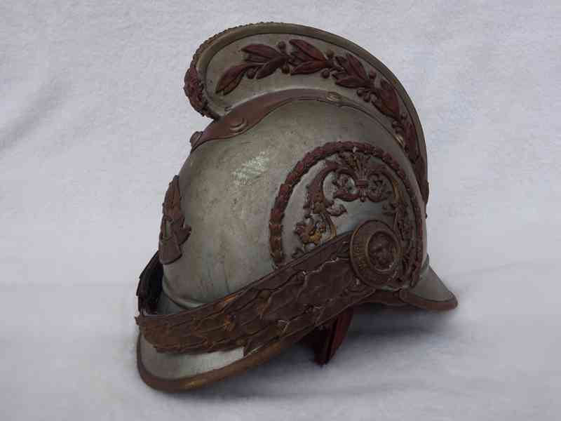Velmi stará hasičska velitelska přehlídková helma RU