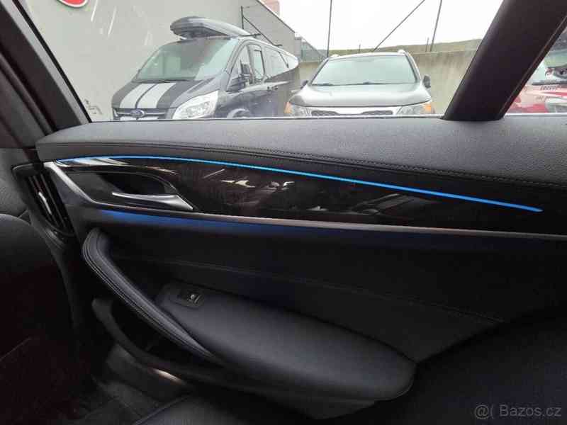 BMW Řada 5 3,0   530e 215 kW | HEAD-UP - foto 13