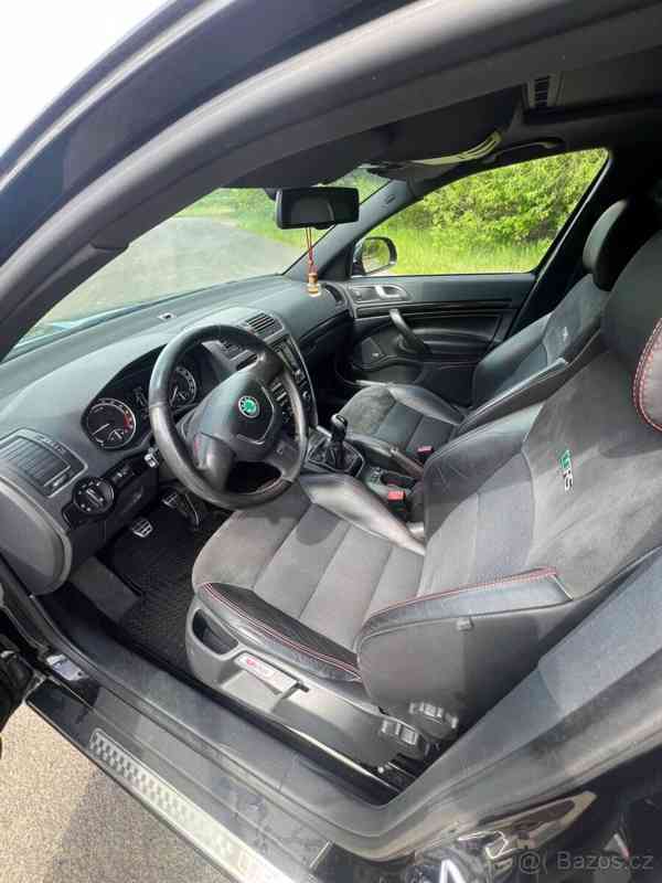 Škoda Octavia 2,0   rs - foto 10