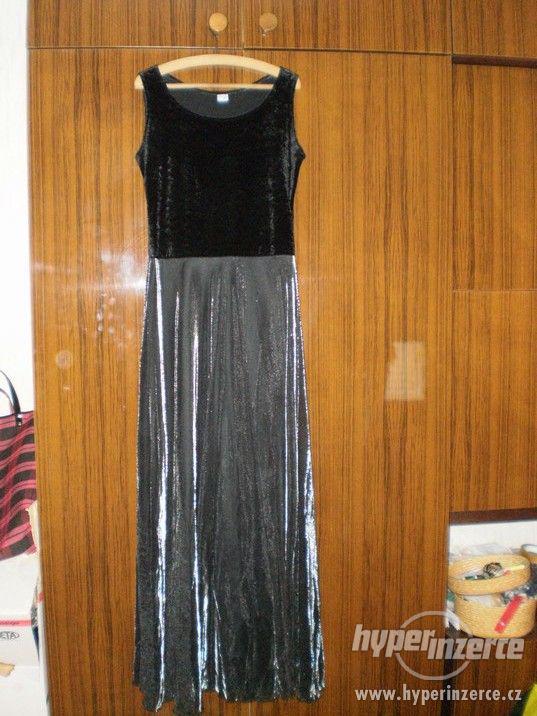 Černo-stříbrné plesové šaty - foto 1