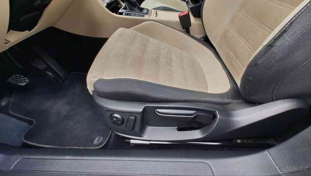 Volkswagen Passat 2,0   TDi 125kW, R-line, serviska - foto 17
