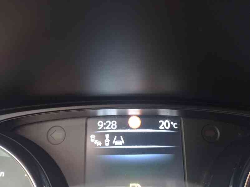 Nissan Qashqai 1.6 dCi Výhřev/360°/Navi/1Maj - foto 27