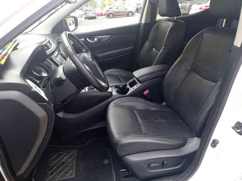 Nissan Qashqai 1.6 dCi Výhřev/360°/Navi/1Maj - foto 12