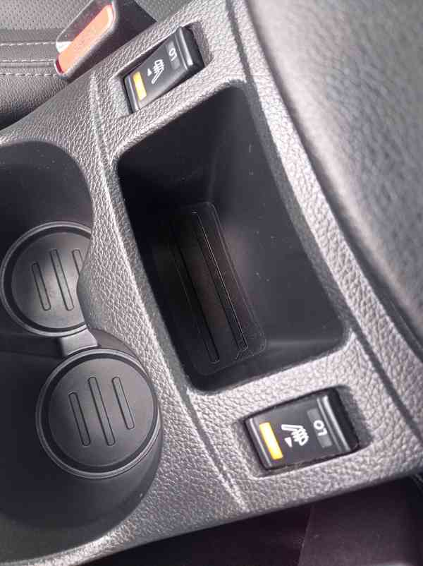 Nissan Qashqai 1.6 dCi Výhřev/360°/Navi/1Maj - foto 42