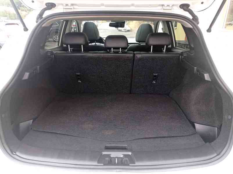Nissan Qashqai 1.6 dCi Výhřev/360°/Navi/1Maj - foto 17