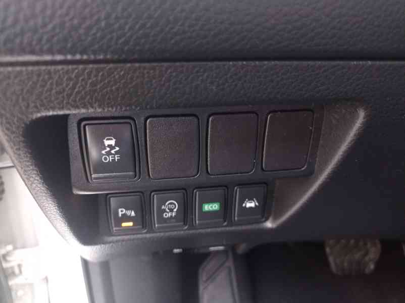 Nissan Qashqai 1.6 dCi Výhřev/360°/Navi/1Maj - foto 25