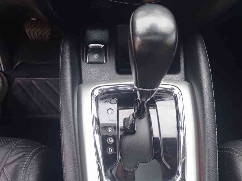 Nissan Qashqai 1.6 dCi Výhřev/360°/Navi/1Maj - foto 41