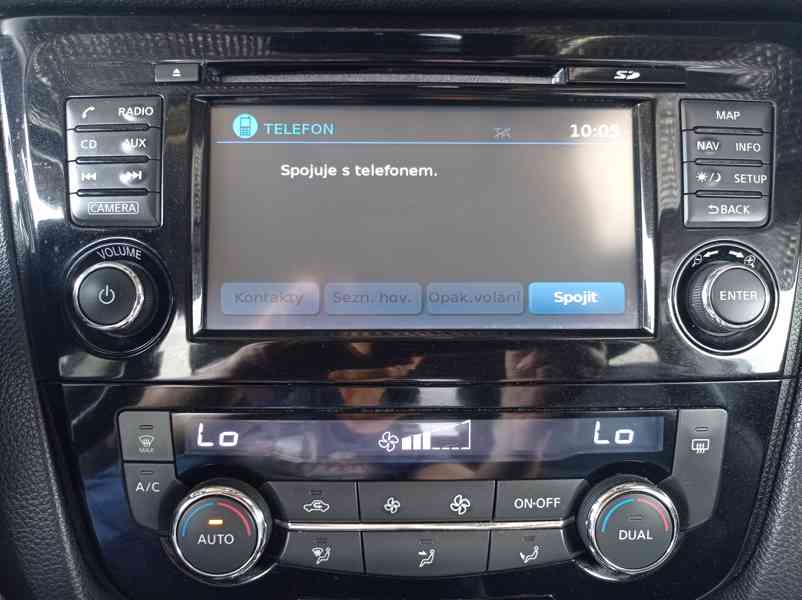 Nissan Qashqai 1.6 dCi Výhřev/360°/Navi/1Maj - foto 29