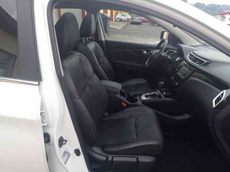 Nissan Qashqai 1.6 dCi Výhřev/360°/Navi/1Maj - foto 21