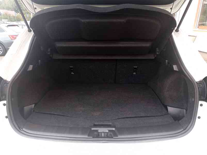Nissan Qashqai 1.6 dCi Výhřev/360°/Navi/1Maj - foto 16