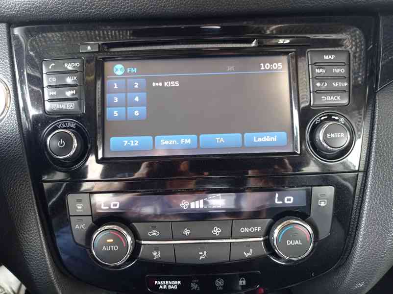 Nissan Qashqai 1.6 dCi Výhřev/360°/Navi/1Maj - foto 28