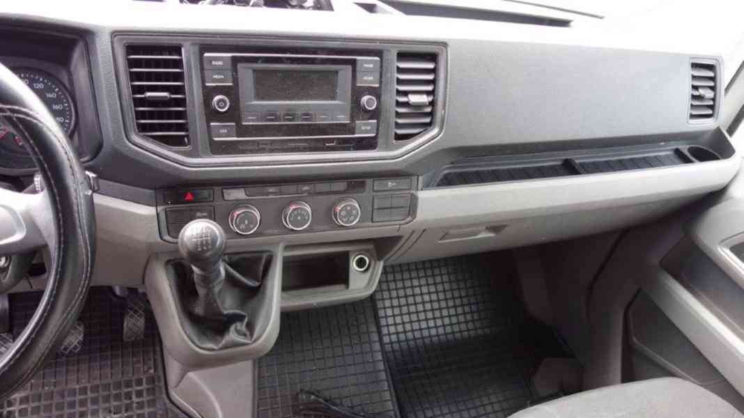 VOLKSWAGEN Crafter 35 2.0 6G FWD DR valníkový s plachtou - foto 9