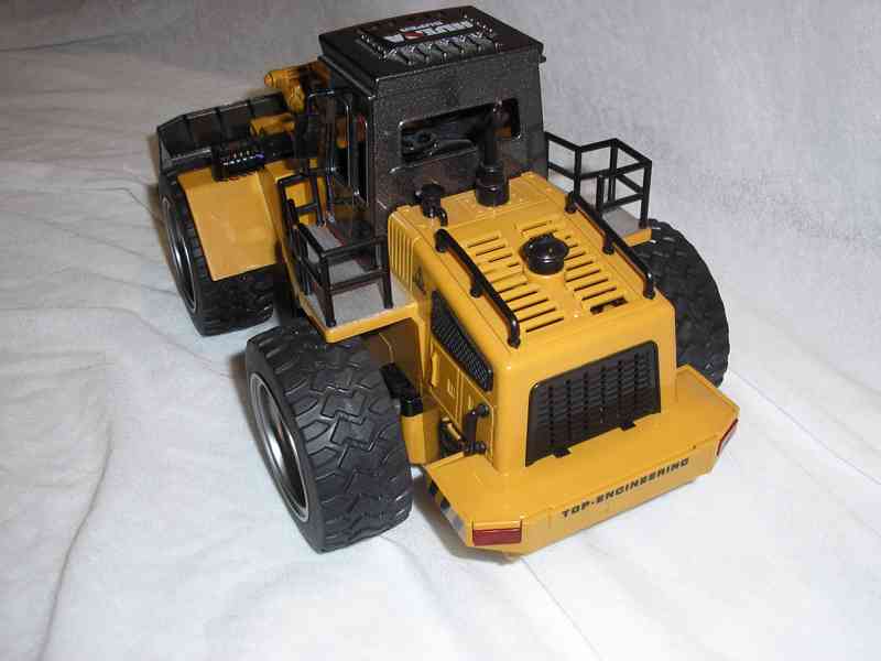 Kolový nakladač RC - Nový nepoužitý - foto 7