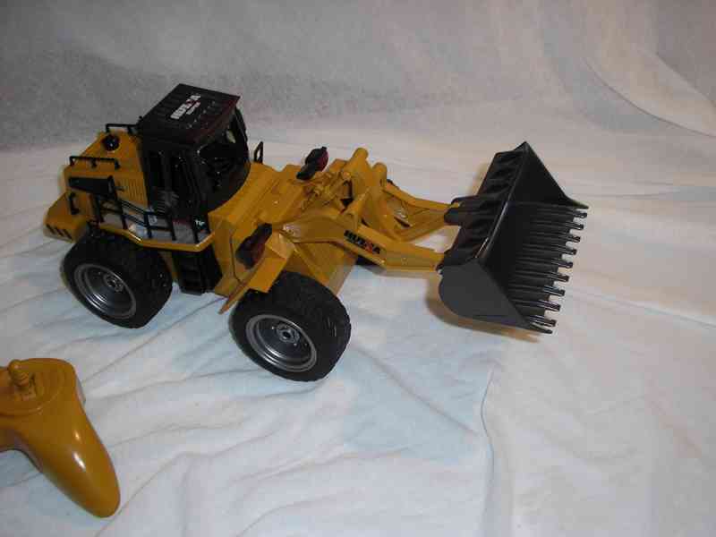 Kolový nakladač RC - Nový nepoužitý - foto 3