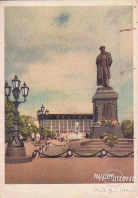 Moskva. Památník Pushkin  (sochař A. Opekushin) - foto 1